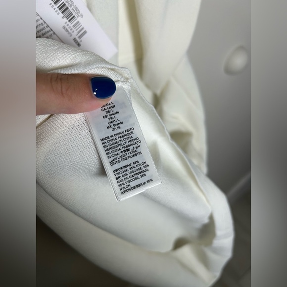 Elegant White Spaghetti Strap Dress - Picture 3 of 4